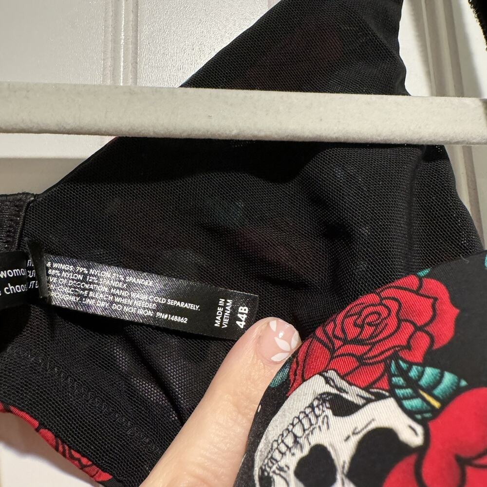 Torrid Black Skull Roses Bra Push Up T-Shirt Bra Underwire Size 44B - Picture 6 of 7